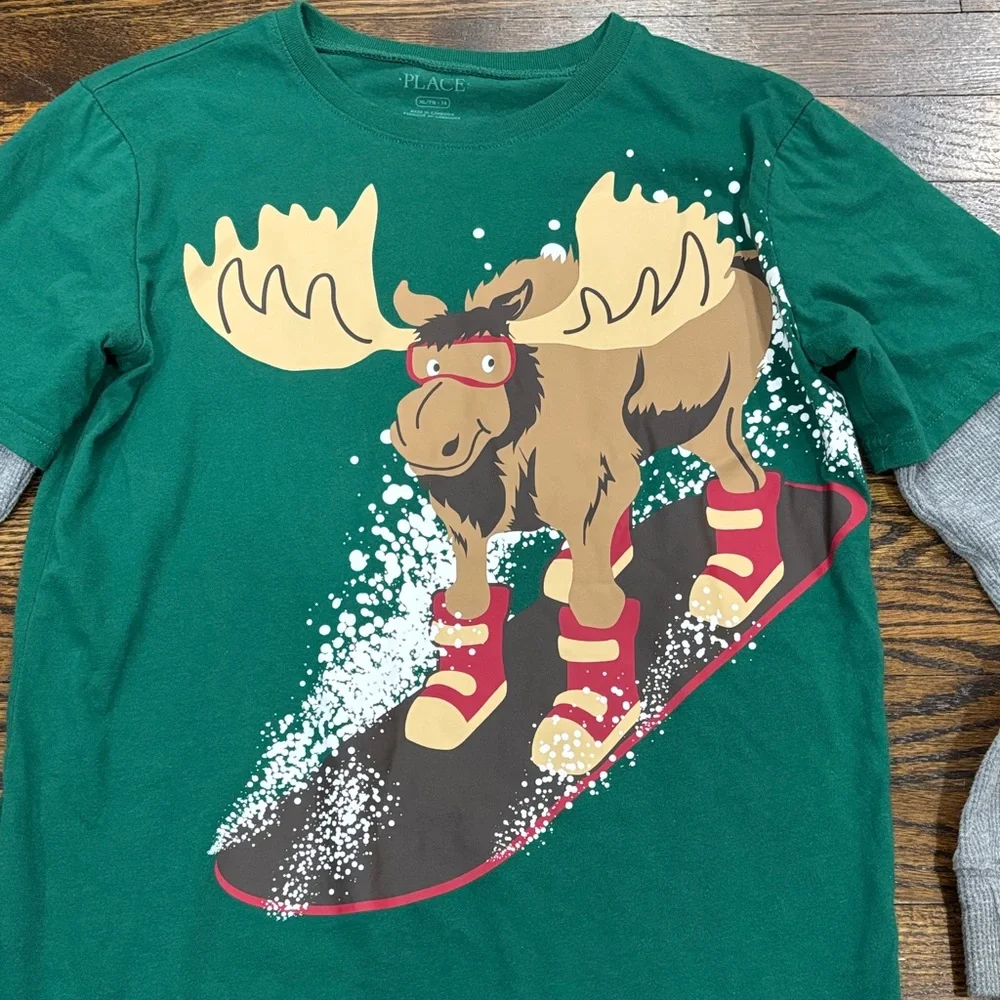 The Children’s Place long sleeve Green Moose Graphic shirt size 14